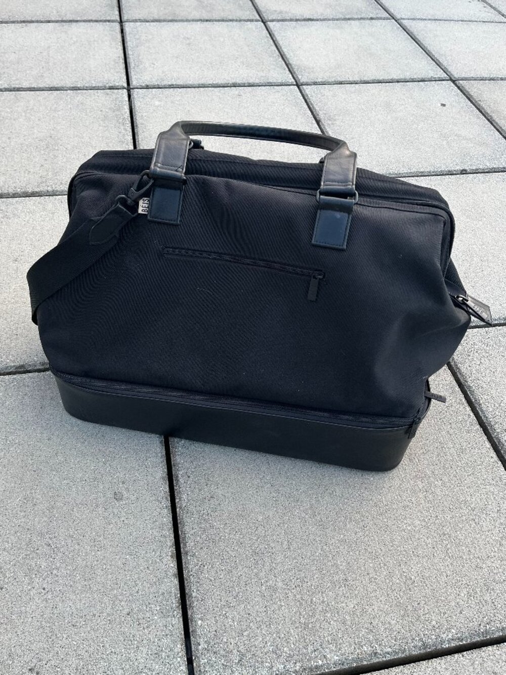 beis weekender bag